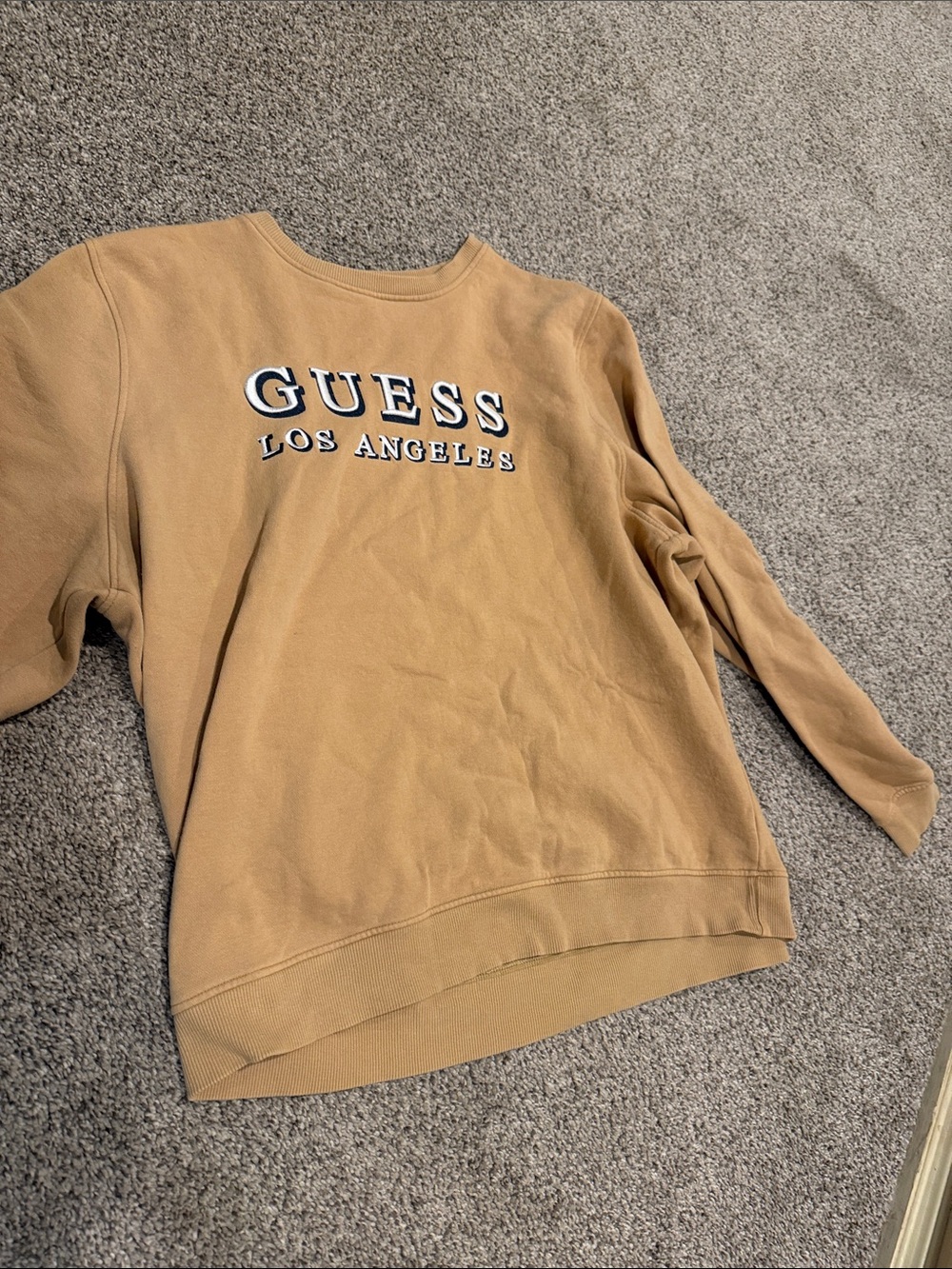 GUESS Men's Crewneck Sweatshirt in Camel Tan with Embroidered Logo